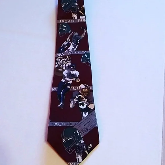Football Tie - Picture 2 of 9